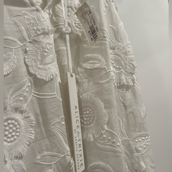 Alice & Trixie Cold Shoulder Blouse - Picture 3 of 3